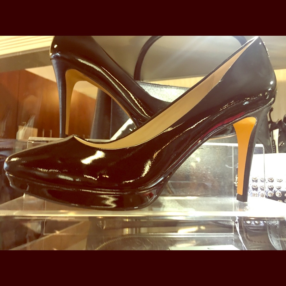 Coach pumps